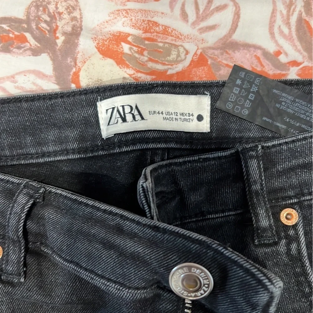 Zara Jeans - Picture 2 of 3